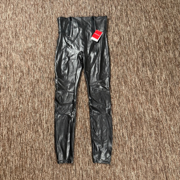 SPANX Women’s Black Faux Leather Hip Zip Leggings M New $128 - Picture 4 of 14